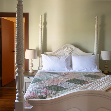 The Pearl Inn Bed And Breakfast Ilwaco ภายนอก รูปภาพ