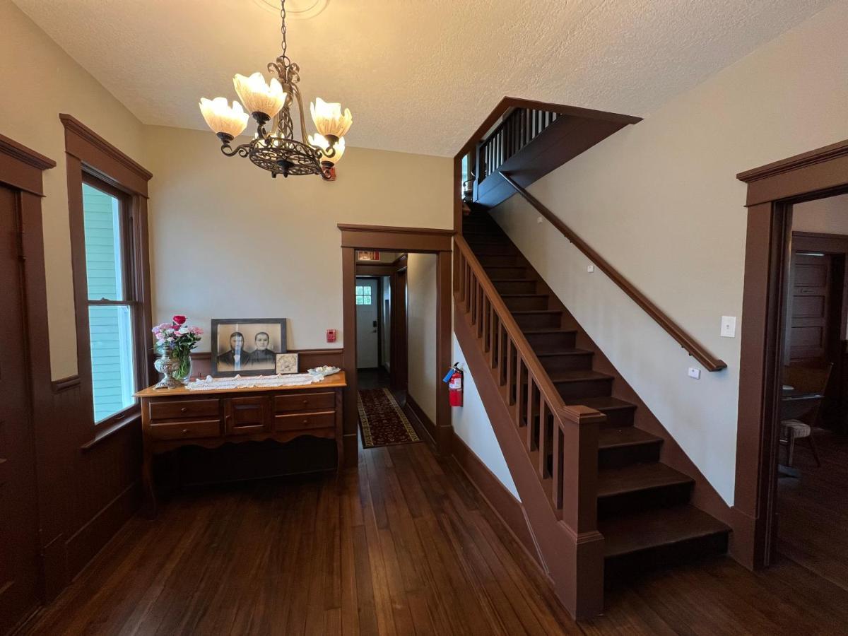 The Pearl Inn Bed And Breakfast Ilwaco ภายนอก รูปภาพ