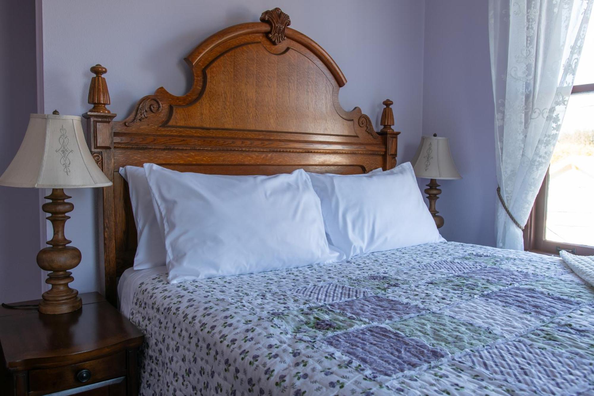 The Pearl Inn Bed And Breakfast Ilwaco ภายนอก รูปภาพ