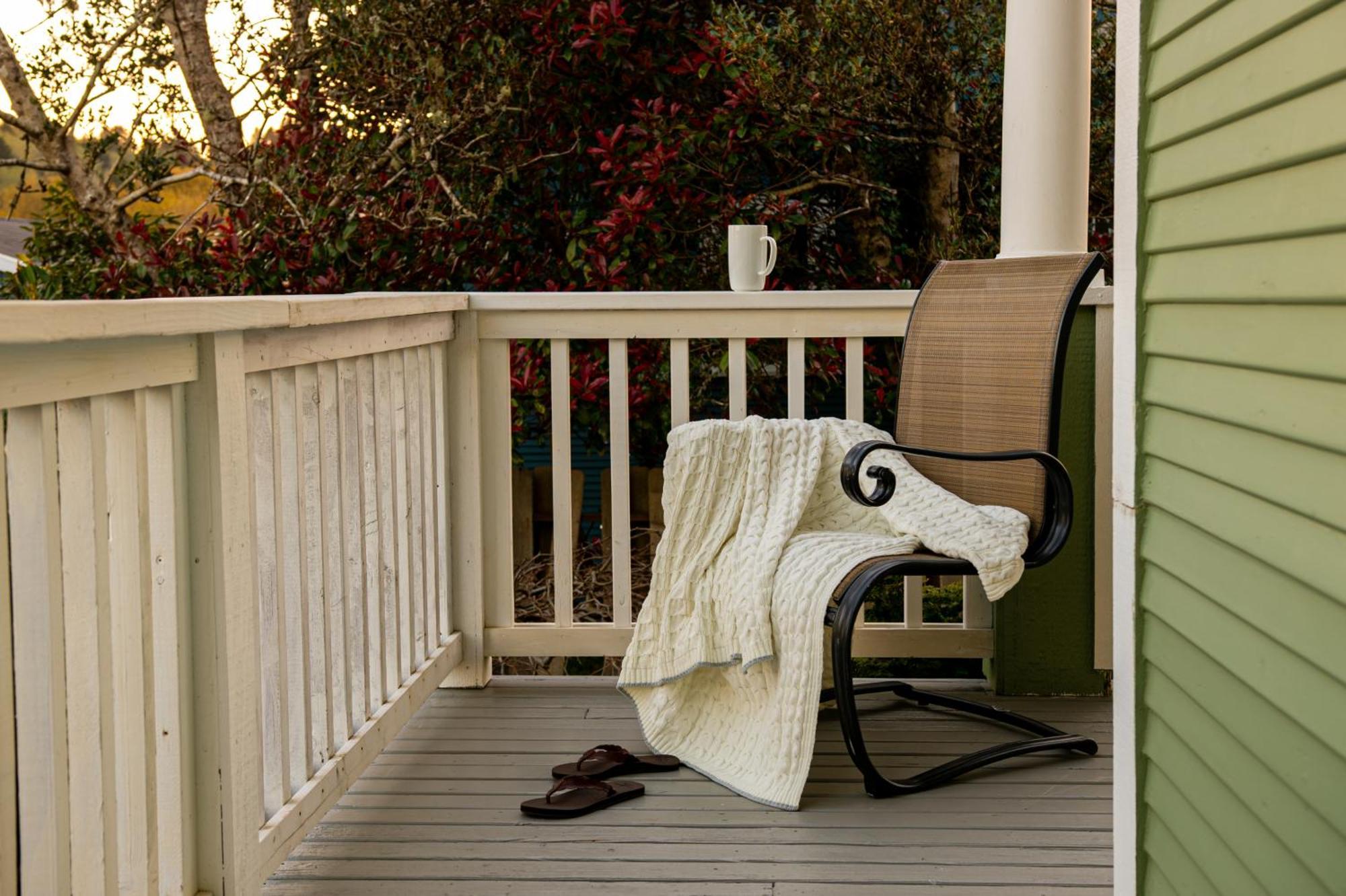 The Pearl Inn Bed And Breakfast Ilwaco ภายนอก รูปภาพ