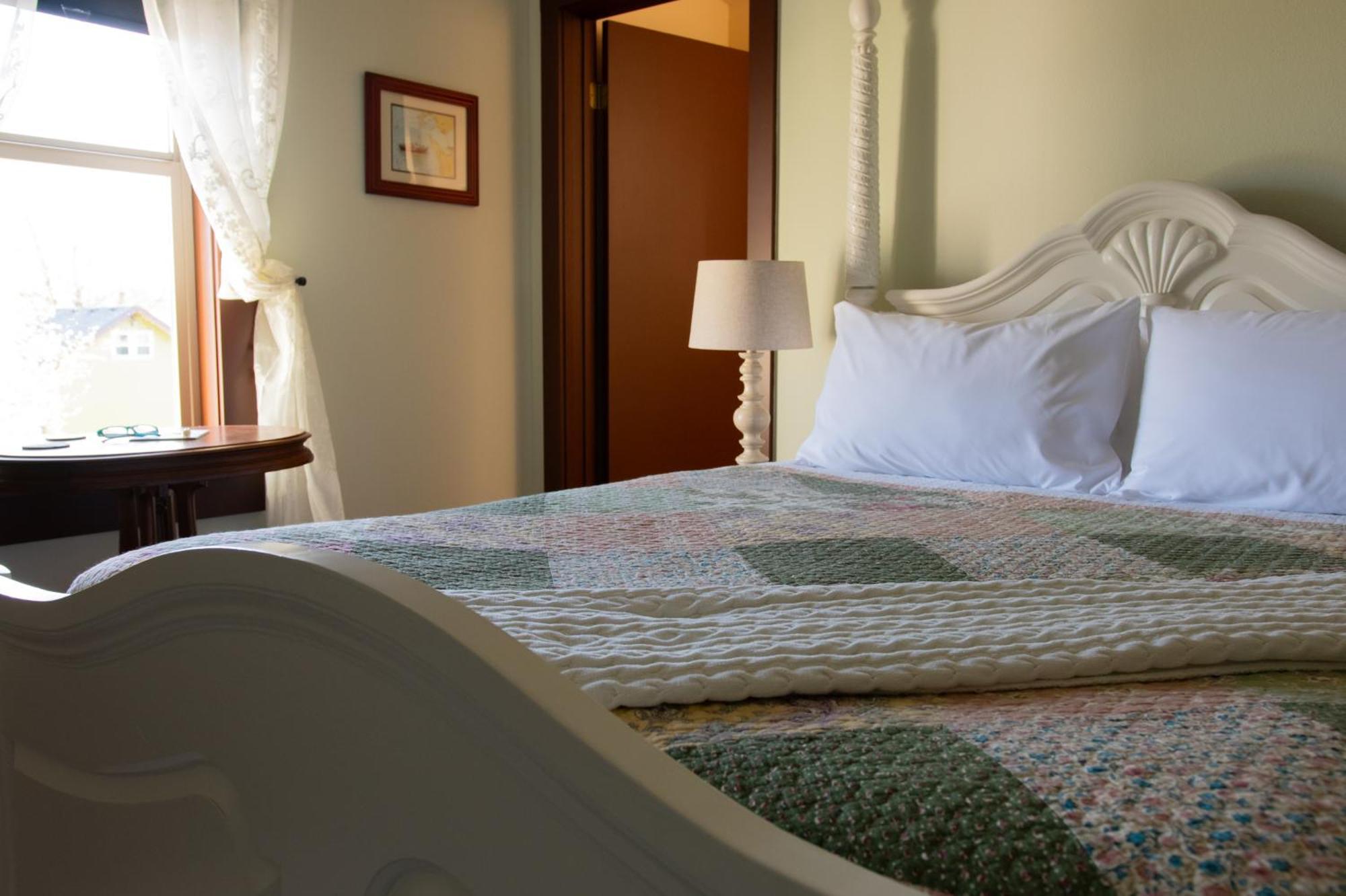 The Pearl Inn Bed And Breakfast Ilwaco ภายนอก รูปภาพ