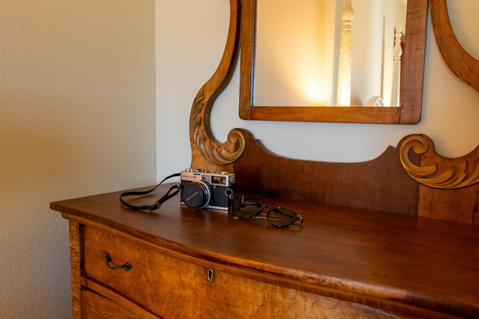 The Pearl Inn Bed And Breakfast Ilwaco ภายนอก รูปภาพ